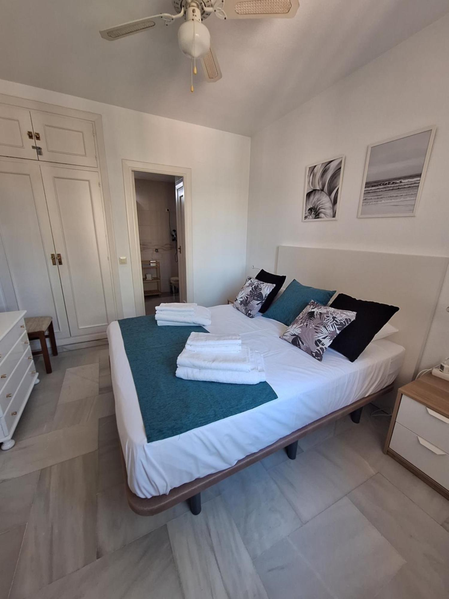 Primera Linea Del Mar - Acceso Directo Playa Carihuela توريمولينوس المظهر الخارجي الصورة